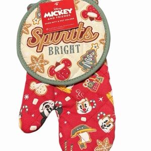 Disney Chirstmas Cookies & Hot Coco Oven Mitt and Pot Holder Set